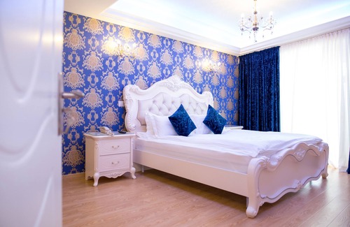 Craiova Hotel | Discover Hotel Helin Central: Family-Friendly Comfort and Dining
