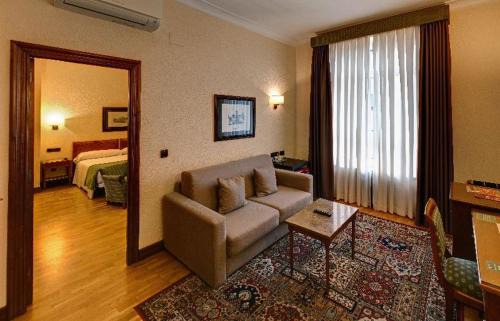 Gijon City Centre Hotel | Discover Hotel Hernán Cortés: 4-Star Family-Friendly Escape