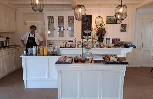 De Koog Hotel | Exceptional Stay at Hotel Het Gouden Boltje - 9.1/10 Rating