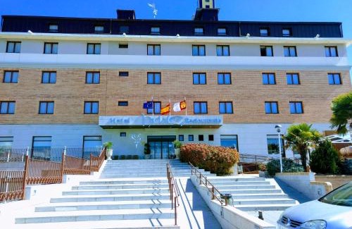 Esquivias Hotel | Comfortable Hotel Hidalgo: 4-Star Stay with Family Amenities