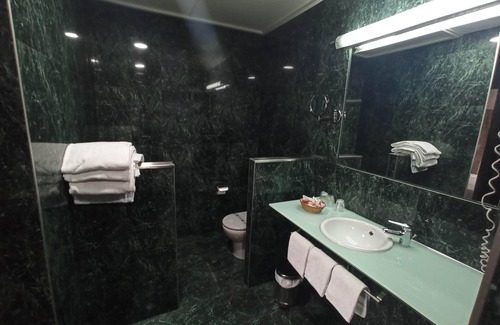 Esquivias Hotel | Experience Comfort at Hotel Hidalgo: 4-Star Rated Stay