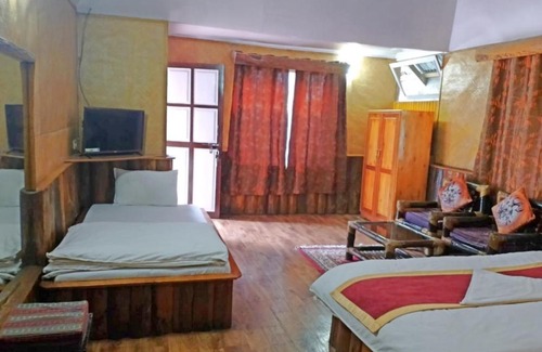 Lachen House | Pet-Friendly Retreat at Hotel High Mountain, Lachen