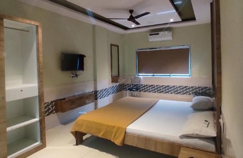 Khopoli Hotel | Budget-Friendly Hotel Hill Park: Family Fun & Breakfast Included