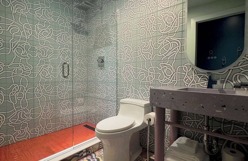 Cherokee Triangle Hotel | Hotel Hilo -Your Boutique Party Getaway in the Heart of the Highlands