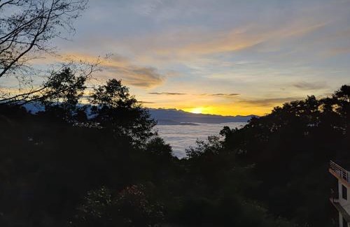 Nagarkot Hotel | Discover Hotel Himalayan Glacier: Family-Friendly Retreat