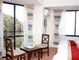 Baluwapati Deupur Hotel | Discover Hotel Himalayan Villa: 4-Star Family Retreat