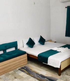 Balaghat Hotel | Hotel Hirawat by Vihasta