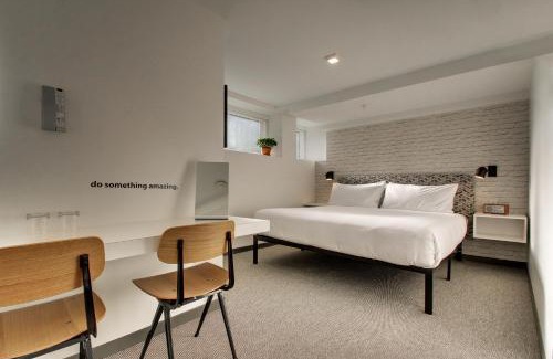 Foggy Bottom Hotel | Exceptional Stay at Hotel Hive: Pet Friendly & Accessible