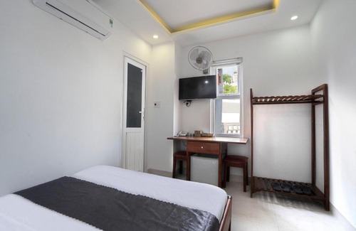 An Hai Đong Hotel | Relax at Hotel Hoàng Thịnh with Private Beach Access