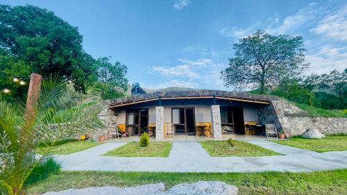 T'ba Apartment | Exceptional Hotel Hobbiton: Unwind Near Vardzia Caves