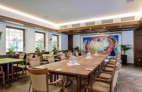 Goeppingen Hotel | Discover Hotel Hohenstaufen: Pet Friendly & Family Oriented