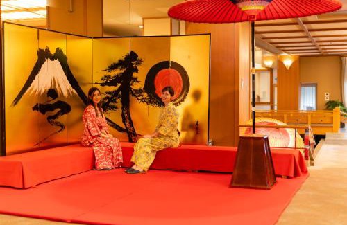 Iwamuro Onsen Hotel | Discover Hotel Hoho: Scenic Views & Hot Tub Delights