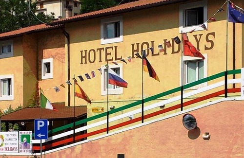 Barrea Hotel | Beachfront Bliss at Hotel Holidays with Ocean Views