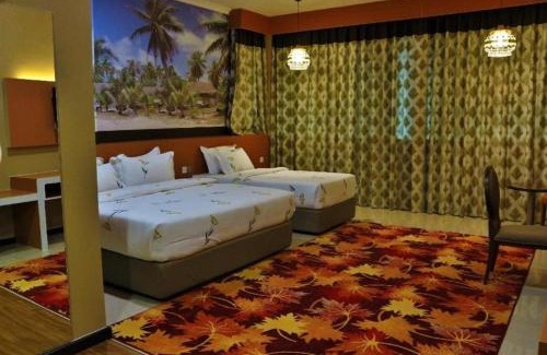 Gelang Patah Hotel | Relax at Hotel Holmes Gp: Family-Friendly with Pool