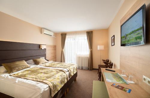 Szentendrei Hotel | Wellness Retreat at Hotel Honti with Oceanfront Views