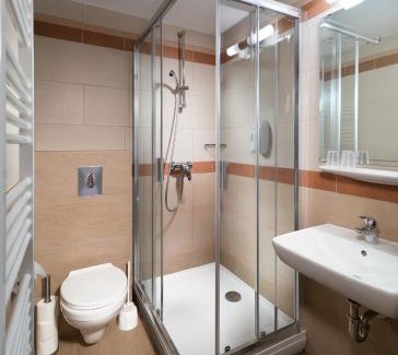 Szentendrei Hotel | Wellness Retreat at Hotel Honti with Oceanfront Views