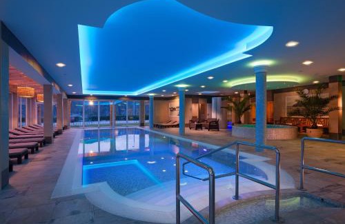 Szentendrei Hotel | Wellness Retreat at Hotel Honti with Oceanfront Views