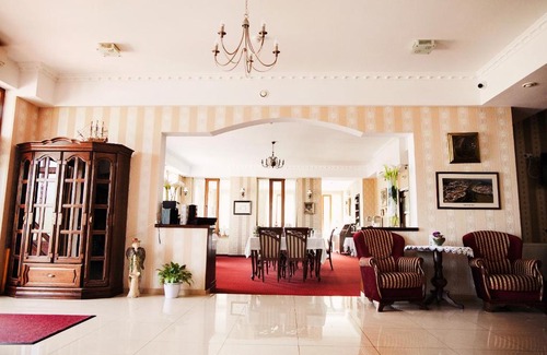 Slubice Hotel | Discover Hotel Horda: Pet-Friendly Retreat with Pool & Hot Tub