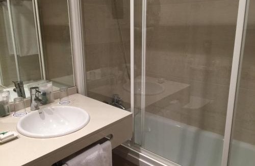 Blanes Hotel | Relax at Hotel Horitzó: Oceanfront Getaway with Spa