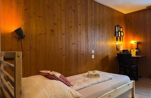 Lauterbrunnen Hotel | Pet Friendly Hotel Hornerpub - Guest Rated 8.2/10