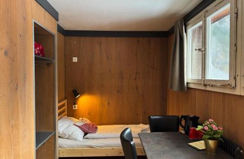 Lauterbrunnen Hotel | Pet Friendly Hotel Hornerpub - Guest Rated 8.2/10