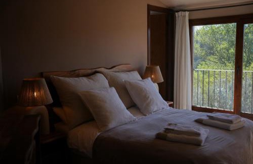 Arnes Hotel | Discover Hotel Hort De Fortunyo: Family-Friendly Getaway