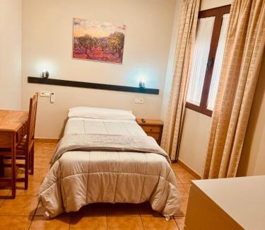 Alcala la Real Hotel | Pet-Friendly Hotel Hospederia Zacatin with Hot Tub Access