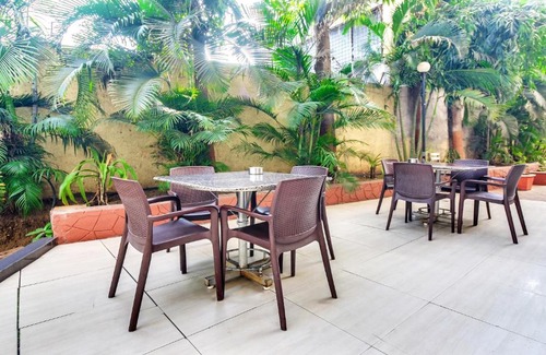 Surat Hotel | Comfortable Hotel Hospice: Pet-Friendly Stays & Dining