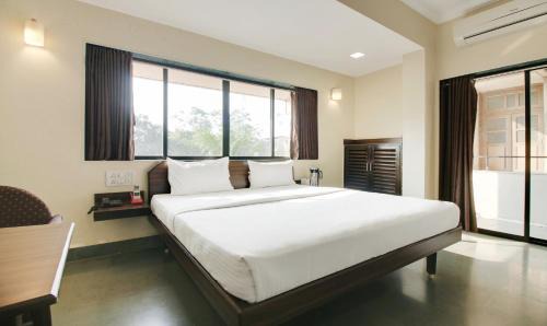 Surat Hotel | Comfortable Hotel Hospice: Pet-Friendly Stays & Dining