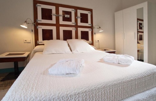 Sant Feliu de Guixols Bed & Breakfast | Experience Oceanfront Bliss at Hotel Hostal Chic
