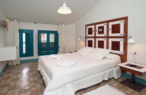 Sant Feliu de Guixols Bed & Breakfast | Experience Oceanfront Bliss at Hotel Hostal Chic