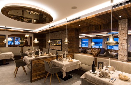 Maurach Hotel | Experience Hotel Huber Hochland: Pet-Friendly Bliss Awaits