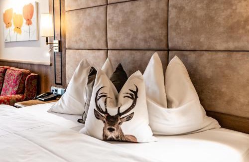 Groedig Hotel | Pet-Friendly Retreat at Hotel Hubertushof with Ocean Views
