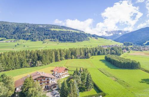 Valle San Silvestro Hotel | Top-Rated Hotel Hubertushof with Breakfast & Hot Tub Access