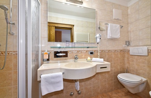 Rasa Hotel | Experience Hotel Hubertushof: Spa, Pool & Top Rated Stay