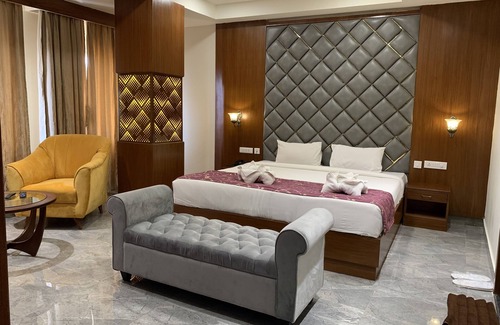 Shamshabad Hotel | Discover Comfort at Hotel Hyderabad Grand with Spa & More