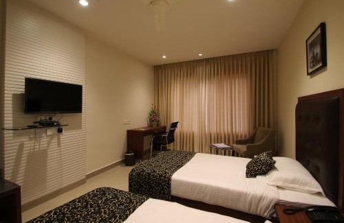 Shamshabad Hotel | Discover Hotel Hyderabad Grand: Family-Friendly Retreat