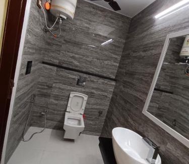 Paharganj House | Highly Rated Hotel Hygie Inn with Family-Friendly Amenities