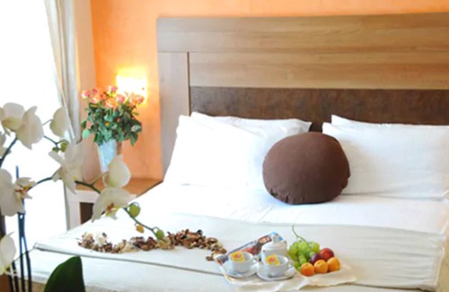 Sant'Albino Hotel | Exceptional Hotel I Due Cigni with Pool and Restaurant