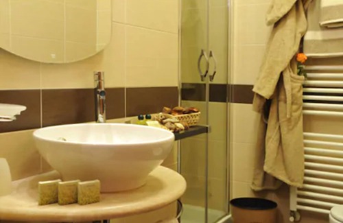 Sant'Albino Hotel | Exceptional Hotel I Due Cigni with Pool and Restaurant