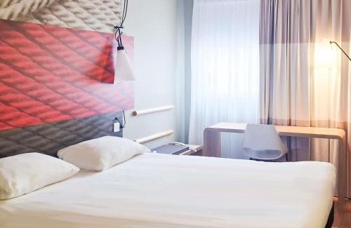 Maladiere Hotel | Discover Hotel ibis Dijon Centre Clemenceau: Pet Friendly Stay