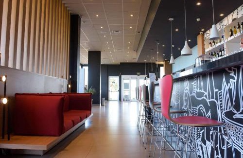 Tatui Hotel | Convenient Hotel Ibis Tatui: Pet-Friendly & Family Ready