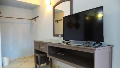 Tapachula Hotel | Budget-Friendly Hotel Ibiza Express with Family Amenities