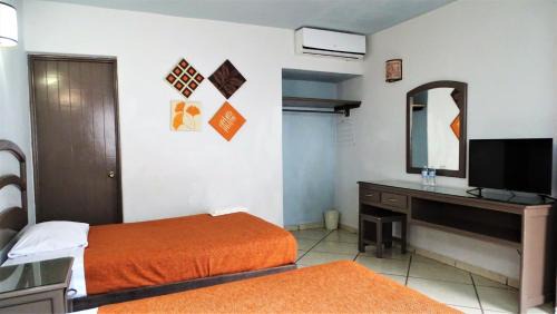 Tapachula Hotel | Budget-Friendly Hotel Ibiza Express with Family Amenities