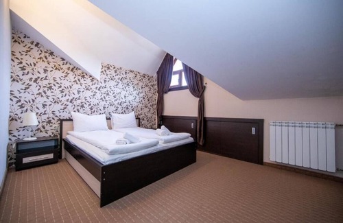 Borovets Hotel | Discover Hotel Iceberg: Family-Friendly with Pool & Spa