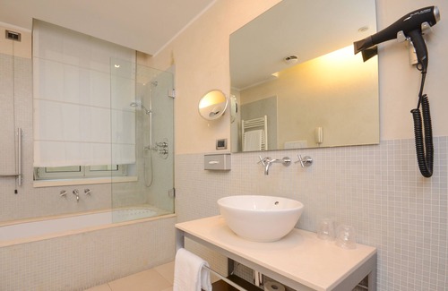 Centro Storico Sud Hotel | Discover Hotel Igea: Family-Friendly with Breakfast Included