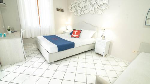 Chiessi Hotel | Beachside Hotel Il Perseo: Pet-Friendly with Ocean Views