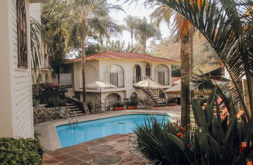 Cuernavaca Hotel | Elegant Hotel Ilebal Cuernavaca Centro with Pool & Ocean Views