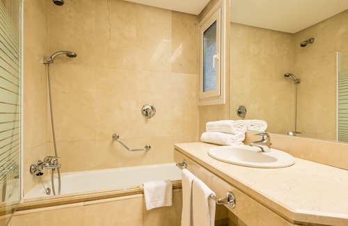 Cotos Hotel | Discover Hotel ILUNION Pio XII: 4-Star Comfort Awaits