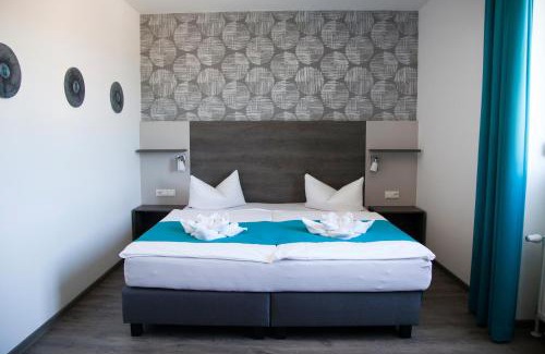Meiningen Hotel | Pet Friendly Hotel im Kaiserpark with Breakfast & Dining